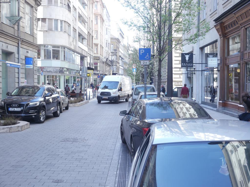 Inner-City Flat Budapest Bagian luar foto
